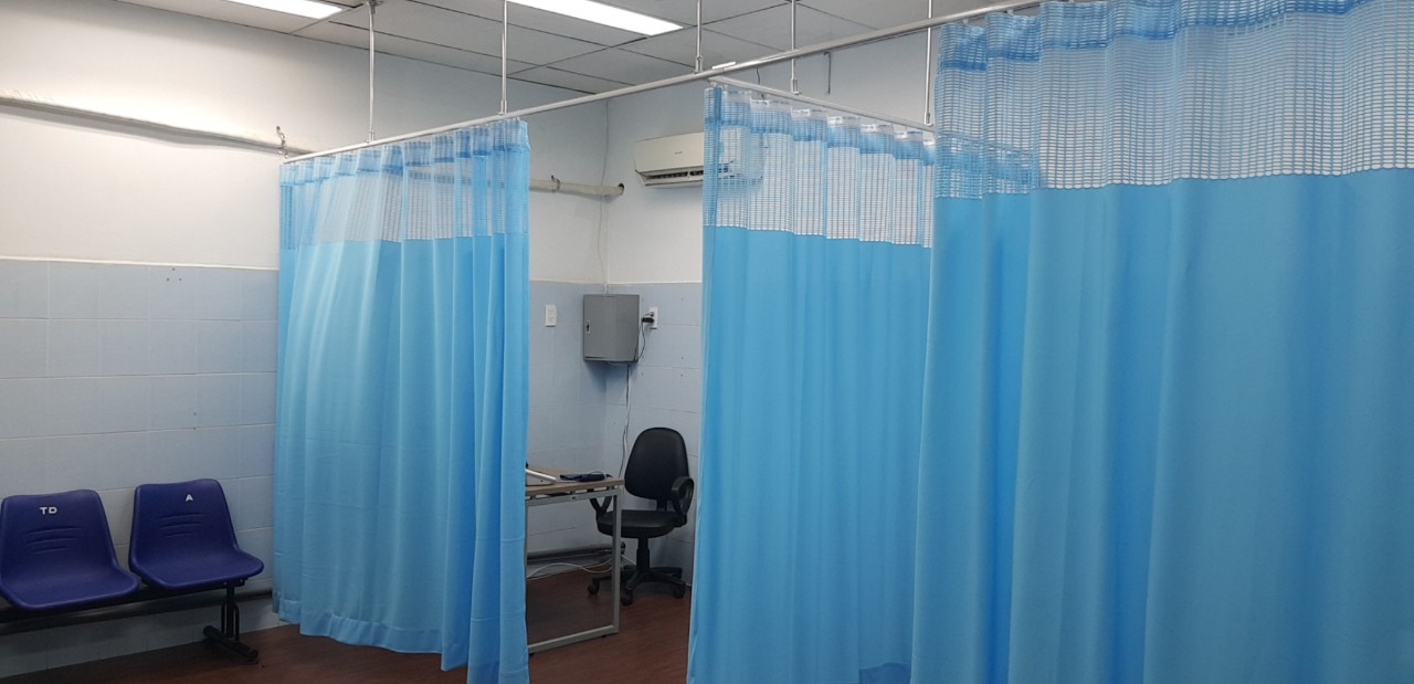 Rèm che y tế